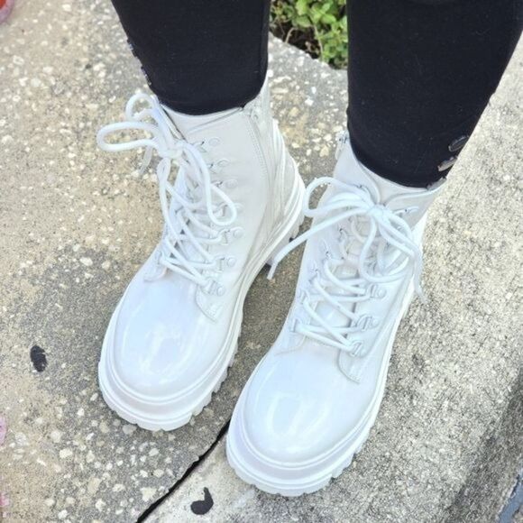 Women's Combat Lace Up Ankle Block Heeled Boots White Color - Picture 5 of 6